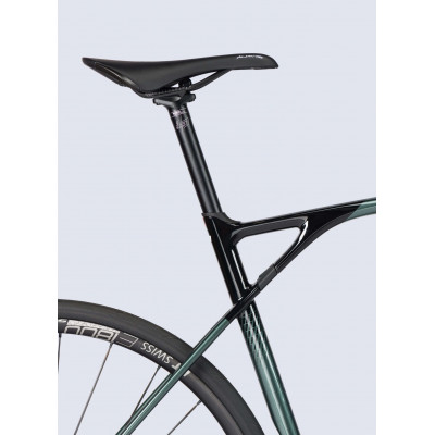 Vélo course 700 carbone - LAPIERRE 2022 Pulsium Sat 6.0 Disc - Vert bouteille irisé décor noir et blanc.
