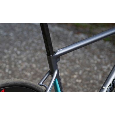Vélo course 700 carbon WILIER 2024 Zéro SL Disc Rival AXS noir décor rouge