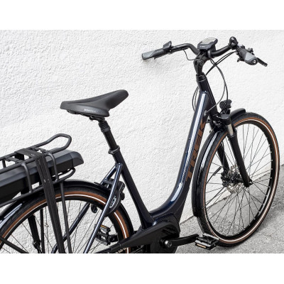 Vélo électrique ville 28p alu - TREK 2022 Verve+ 2 LowStep 400 - Deep Dark Blue - Bleu nuit décor cuivré
