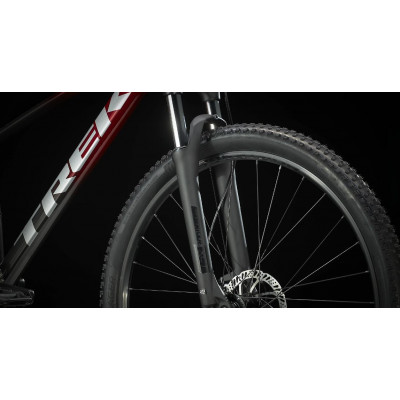 Vélo VTT 29p alu - TREK 2023 Marlin 6 - Rage Red to Dnister Black - Rouge et Noir décor argent : 100mm