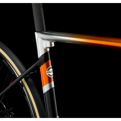  Vélo course 700 carbon WILIER 2023 Zéro SLR Disc multicolor Ramato brillant décor blanc