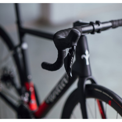  Vélo course 700 carbon - WILIER 2023 Garda Disc Rival AXS - noir mat décor rouge et blanc : 2x12v