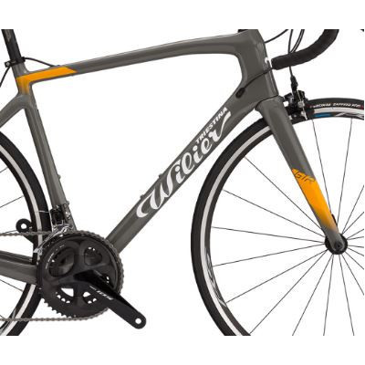  Vélo course 700 carbon WILIER 2023 GTR Team Disc 105 - gris décor orange et blanc