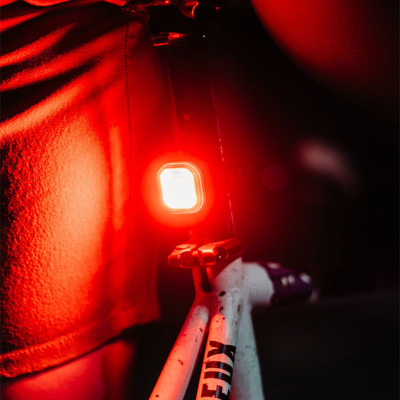 Feu arrière KNOG Blinder Mini Square noir