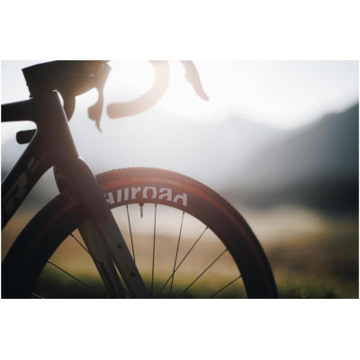 Roues à pneu 700 MAVIC gravel AllRoad S Carbon 42 CL noire