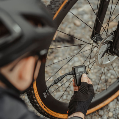 Pompe à air électrique TOPEAK sans fil usb E-Booster Digital Mini 8 Bars/120 Psi