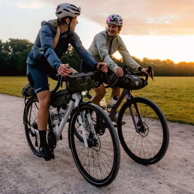 Vélo gravel 700 alu - STEVENS Gavere Eco - Khaki vert brillant Décor noir: 2x10v