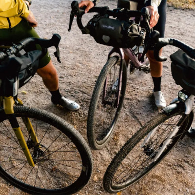 Vélo gravel 700 alu - STEVENS Gavere Eco - Khaki vert brillant Décor noir: 2x10v