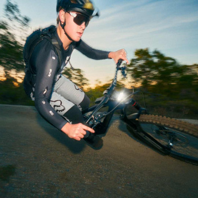 Eclairage avant KNOG usb Blinder X 1800 noir