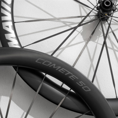Roues à pneu 700 MAVIC route Comète 50 CL noire
