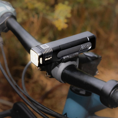 Eclairage avant KNOG usb Blinder 700 Front noir